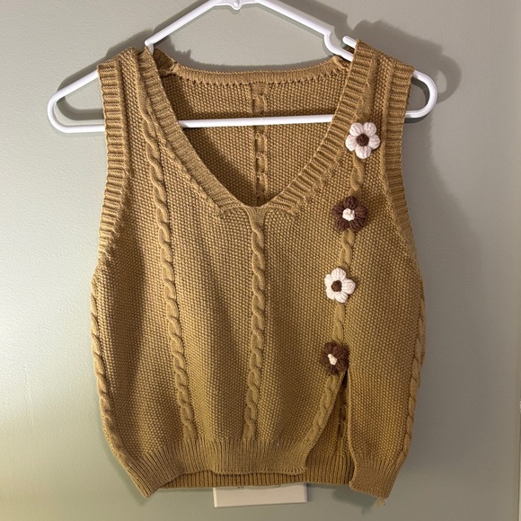 Sweaters - Cable Knit Sweater Vest with Floral Accents